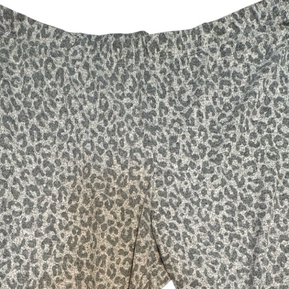 Ruby Rd. Grey Leopard Print pull on pants 1x - Picture 2 of 6